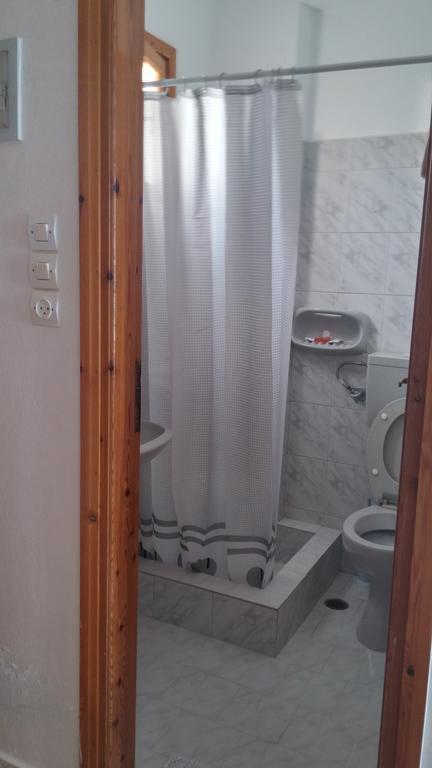 Vrohaki Studios & Rooms Пісо-Ліваді Екстер'єр фото
